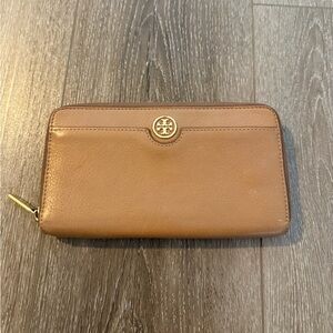 Tory Burch Continental Zip Around Pebble Leather Tan Brown Camel Wallet